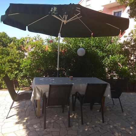 Apartmani Anđela i Mladen Debelić Rab Town Dış mekan fotoğraf