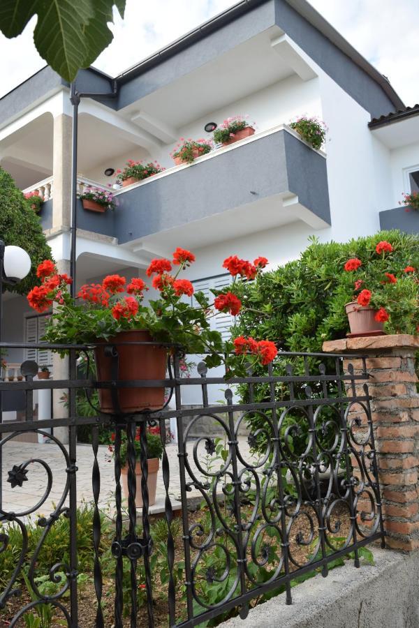 Apartmani Anđela i Mladen Debelić Rab Town Dış mekan fotoğraf