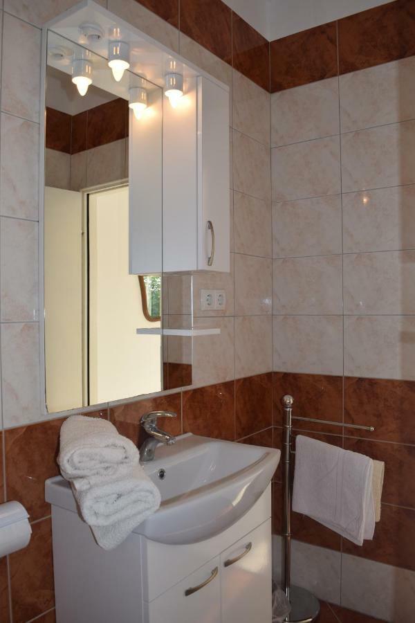 Apartmani Anđela i Mladen Debelić Rab Town Dış mekan fotoğraf