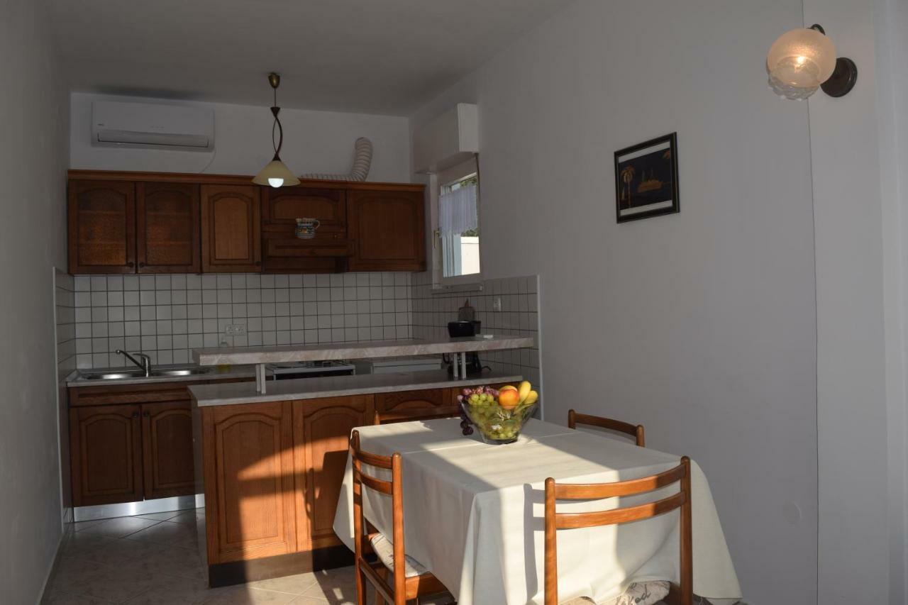 Apartmani Anđela i Mladen Debelić Rab Town Dış mekan fotoğraf